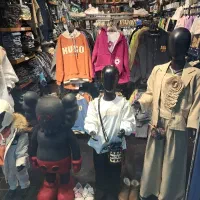 فروشنده پوشاک