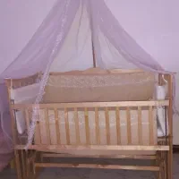 تخت کنارمادر