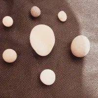 تعدادی سنگ اسیاب  الماس و نگین انگشتر زیبا