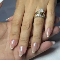 کاشت ناخن فقط ۳۵۰ هزار تومان همراه لاکژل