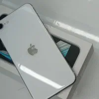 آیفون se 2020 128gb سفید ios26|موبایل|اصفهان, بهارستان|دیوار
