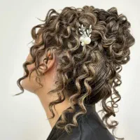 تخفیف میکاپ و شینیون 200 فیشیال  200|خدمات آرایشگری و زیبایی|سبزوار, فیاض|دیوار