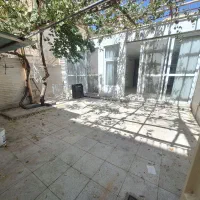 منزل ویلایی۱۲۷متری بازسازی شده خ بزرگمهر