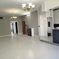 آپارتمان 130متری واحدی سه خواب طبقه دوم