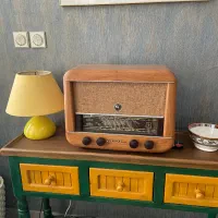 رادیو قدیمی کم نظیر
