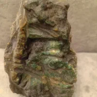 فیروزه راف با رخ و خط میخی