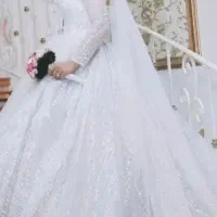 فروش لباس عروس زیبا و شیک دنباله دار به قیمت مناسب