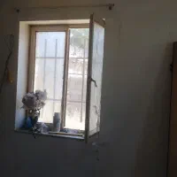 پنجره آهنی دزدگیر دار قدیمی
