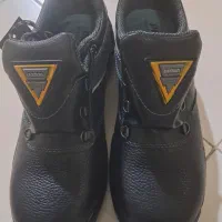 کفش ایمنی و کار