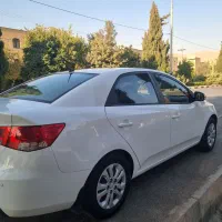 سراتو کیا دنده ای ۱۶۰۰|خودرو سواری و وانت|شیراز, عفیفآباد|دیوار