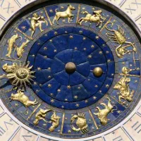 سرکتاب یا باز کردن سرکتاب نوعی استخاره