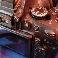 دوربین نیمه حرفه ای nikon D5200|دوربین عکاسی و فیلم‌برداری|قشم, |دیوار