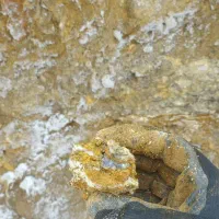 فروش سنگ طلا دار