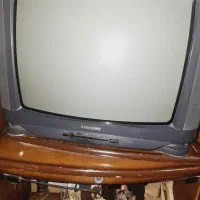 تلویزیون ومیز