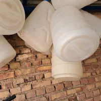 دبه پلاستیکی هرکدوم ۳۰هزار توومن