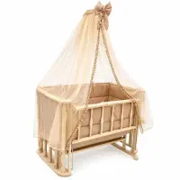 گهواره کنار مادری