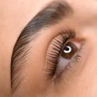 نیازمند مدل لیفت مژه و ابرو