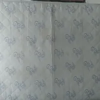 یه تشک ویه مبل ۳نفره ۶۰۰ تومن
