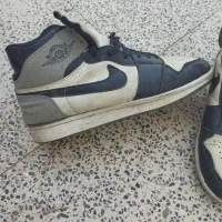 کفش|کیف، کفش، کمربند|بم, |دیوار