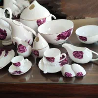سرویس چینی باواریا آلمان ورق طلا ۱۸ نفره