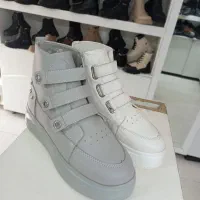 نیم بوت  ۳ چسب|کیف، کفش، کمربند|قم, جهان بینی|دیوار