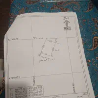 ۲۴۰۰ متر زمین.۳۰۰ م مسکونی+۲۱۰۰ م باغی.دستخط چماچا
