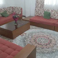 مبل راحتی با دو میز جلو مبلی و پاف ۷ نفره