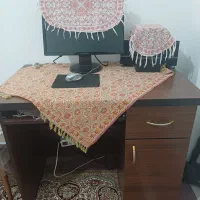میز کامپیوتر کاملا سالم