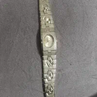 ساعت طلایی زیرخاکی
