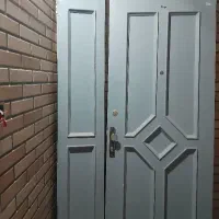 درب چوبی  ورودی خانه