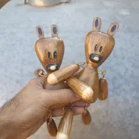 عروسک چوبی تدی|صنایع دستی و سایر لوازم تزئینی|اصفهان, باغ زرشک|دیوار