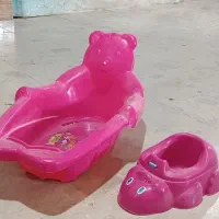 وان کودک و دستشویی فرنگی