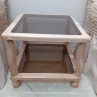 کرسی (میز کوچک چوبی و شیشه ای مناسب برای کرسی)