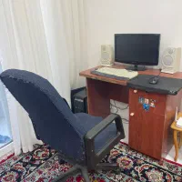 میز کامپیوتر و صندلی چرخدار