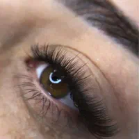 اکستنشن مژه و کاشت ناخن