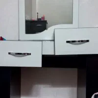 تخت و میز آینه|تخت و سرویس خواب|قم, مهدیه|دیوار