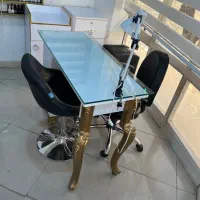 نیازمند ناخن کار