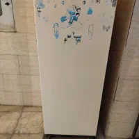 یخچال قدیمی سالم و تمیز