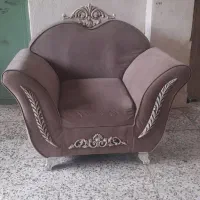 مبل تک نفره دو عدد بدون خدشه ودر حد نو