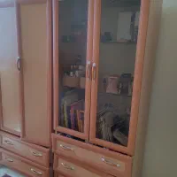 میز تحریر و ویترین رایگان