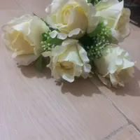 تعداد گل شاخه ای فقط چندساعت ماشین عروس بود