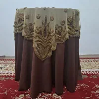 میز خاطره کاملا سالم و تمیز به همراه رومیزی