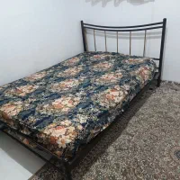 تخت‌فلزی‌دونفره‌کاملا‌سالم