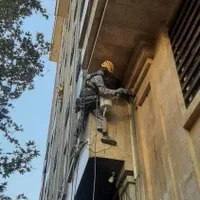 کار در ارتفاع عایقبندی نانو درزگیری بندکشی پیچ|خدمات پیشه و مهارت|شیراز, شهرک آرین|دیوار