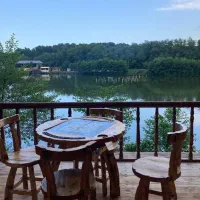 کلبههای جنگلی استخردار، منظره دریاچه گیسوم|اجارهٔ کوتاهمدت ویلا و باغ|اسالم, |دیوار