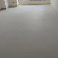 کف سازی پارکت وسیمان با کروم بندی دقیق