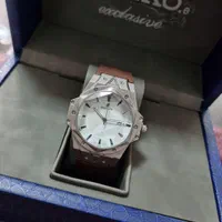 ساعت مارک هابلوت تاریخ دار