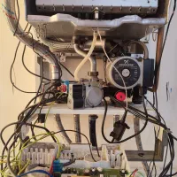 تعمیر کار پکیج