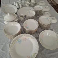 سرویس چینی ۱۲ نفره و۹۵ پارچه ژاپنی