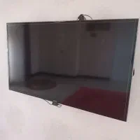 تیوی۴۶سامسونگ همراه با عینک